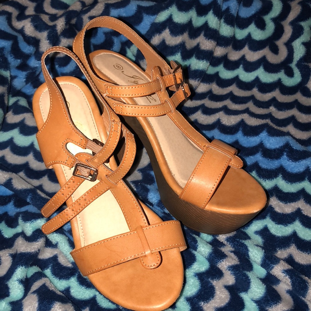 Tan heels size 8